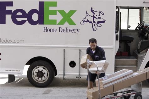 Whilst almost all parcel delivery companies deliver on a saturday not many deliver on a sunday. How Late Does FedEx Deliver Packages? [Weekdays, Saturday ...