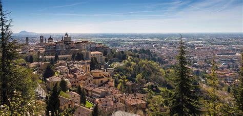 Бергамо (os) italské město (cs); L'Albenza Golf Club in Bergamo Italy - golftravelandleisure.com