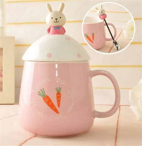 Saya suka combi baby mug kerana cantik dan sangat unik dengan design yg lain dari lain,putingnya juga lembut,siap pemegang yg akan memudahkan bayi saya pegang,dengan bentuk yg condong sesuai dengan pemegang buat nmpk unik.dengan material yg dihasilkan.ia juga bpa free jadi saya tak perlu risau jika membuat susu panas dlm combi baby mug ni.i love it Berbagai Desain Gelas/Mug Yang Unik Dan Lucu Agar Momen ...