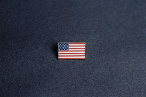 American Flag Lapel Pin Show Your Patriotism Fallenyetnotforgotten