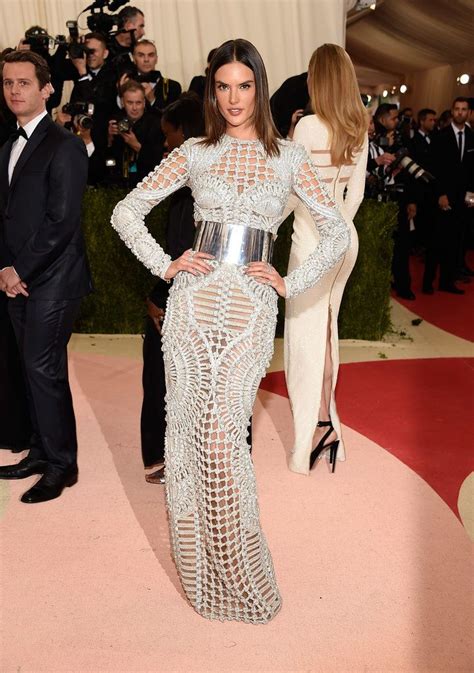 alessandra ambrosio shows she is the queen of the balmain army at the met gala vestido de