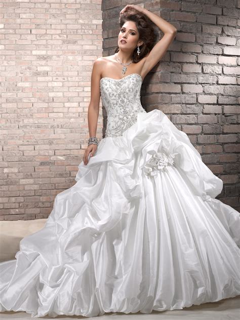 Strapless Ball Gown Wedding Dresses Chic And Elegant Sang Maestro
