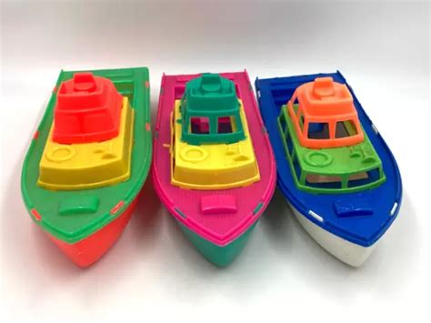 Vintage Amloid Plastic Water Toy Boats Ships Speedboat Saddlebrook New