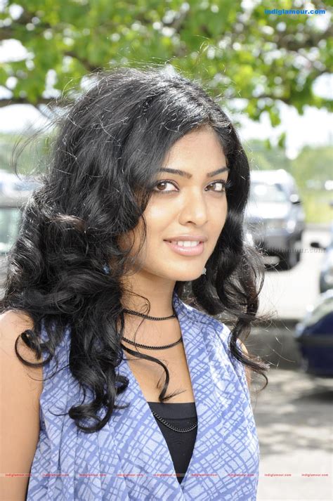 Reema Kallingal Actress Photoimagepics And Stills 89109
