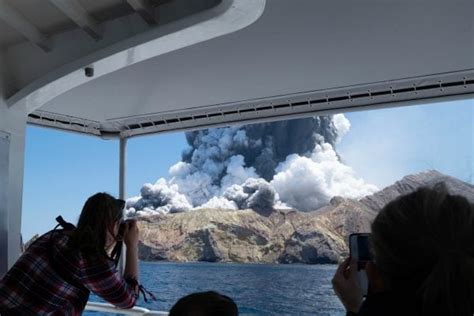 White Island Volcano Death Toll Rises To 16 10 Of Them Australian