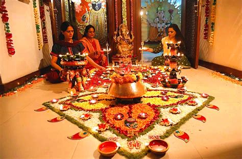 Diwali 2019 Diversity Of Rituals Lakshmi Puja Vidhi Aarti And Mantra