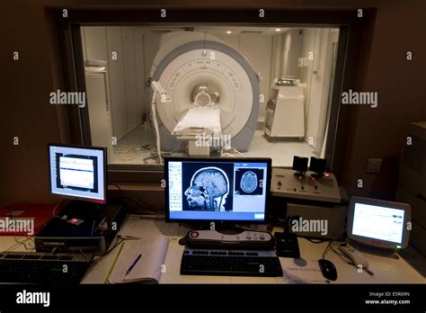 Closed Geometry Magnetic Resonance Imaging Mri Unit 3 Tesla With A