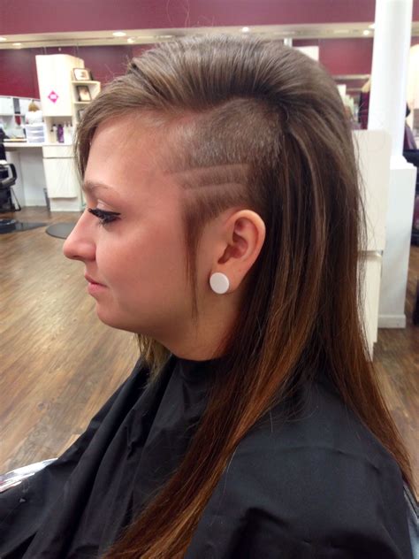 Having an a line style that's longer at one side than it is at the other isn't something everyone they add texture to her hair instead of having it lying limp against her head and it doesn't matter if the wind catches her, it will only enhance her look in fact. CUTE HAIR!!! Shaved side & Double lines. BEAUTY WORLD O ...