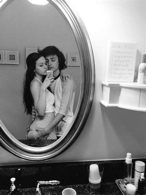 Pin By Chin Chin🍭 On Couples♂♀ Mirror Selfie Selfie Scenes