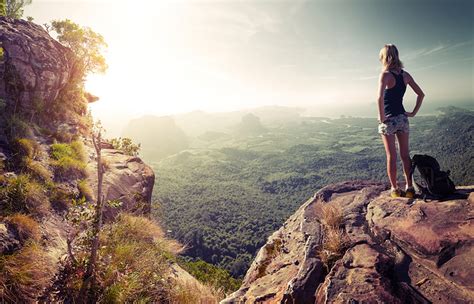 18 Kickass Tips For Female Solo Travellers Faux Pasfaux Pas