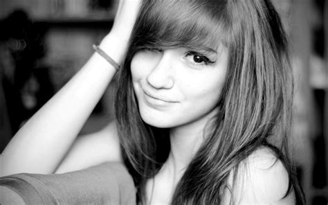 2560x1600 Brunette Look Smile Bw Face Wallpaper Coolwallpapersme