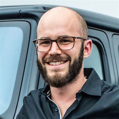 Struwe started his career in the associate program. Cornelius Schilkowsky - Technical Product Manager - Marketing - DyeMansion GmbH | XING
