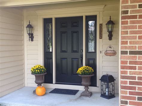 My Front Door Painted In Sherwin Williams Tricorn Black The Siding Is