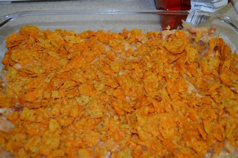 Shredded lettuce, taco seasoning, diced tomato, sour cream, shredded mexican cheese blend and 5 more. Day 2: Mexican Dorito Casserole - The Samantha Show- A ...