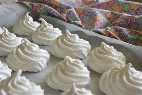 Egg Free Meringues That S Right Gluten Free Lunchboxes