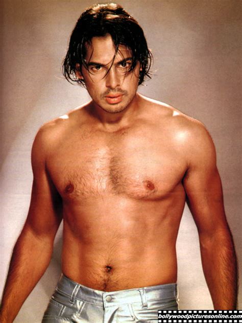 Dino morea height, weight, age, wiki, biography, wife, family, photo. Picture of Dino Morea