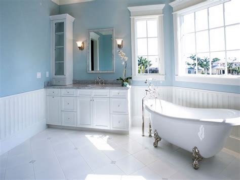 Meet 15 Luxury Bathroom Colors According To Top Interior Designers