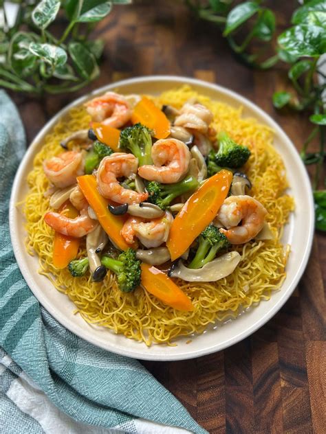 Pan Fried Crispy Chow Mein With Shrimp Smelly Lunchbox
