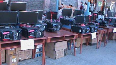 Ofertas de computadoras en arequipa. Arequipa: Yamila Osorio entrega 93 computadoras para ...