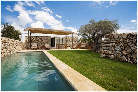 Tienen piscina, se admiten mascotas, especiales para turismo rural bienvenidos a las casas rurales zumeta valle. Inside the Best Luxury Hotel in Menorca