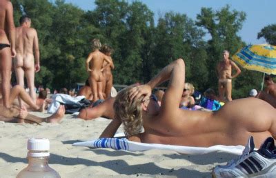 Family Nudist Beach Scenes Tumbex