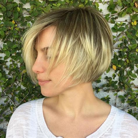 These people should style these haircuts by trying out beachy waves and create a boho look. 40 Layered Bob Styles: Modern Haircuts with Layers for Any ...