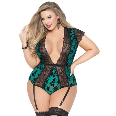 Seven Til Midnight Womens Plus Size Lace Harness Cap Sleeve Open Back