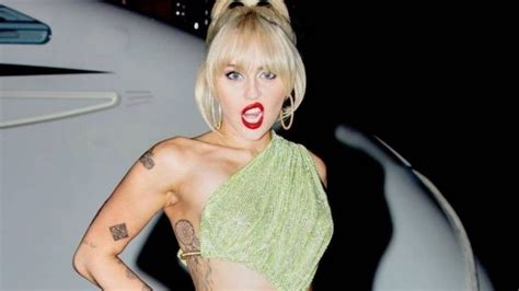 El Look Vintage De Miley Cyrus Que Impactó A Sus Fans Mdz Online