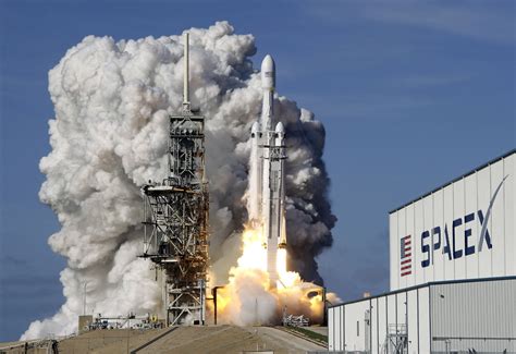 Sole Czech Employee At Spacex Describes Goosebumps During Falcon Heavy