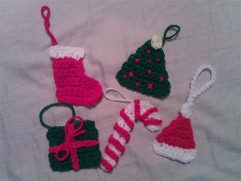 This might look complex, but if you can chain and know how to slip stitch, you'll nail. Crochet Santa Hat Christmas Ornament Pattern ...