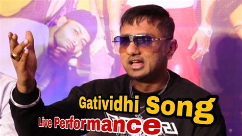 Yo Yo Honey Singh Live Song Gatividhi Live Performance Youtube