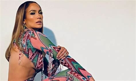 Jennifer Lopez Turns Times The Star Proved She Is The Ultimate Style Icon Screenbox