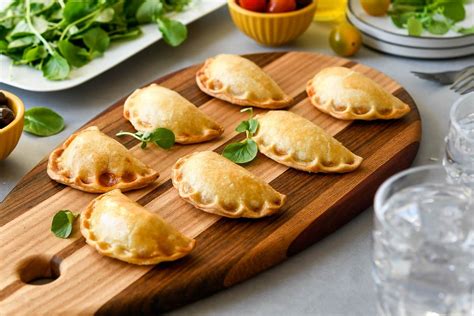 Empanadillas Caseras De Atún Tomate Y Huevo Duro Al Horno Masa Y Relleno