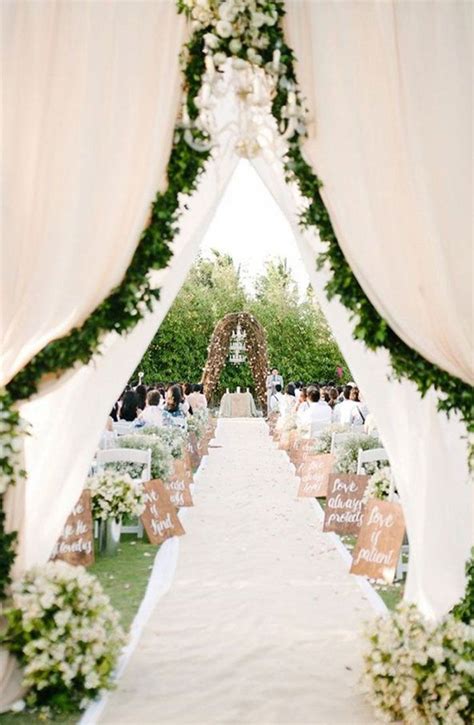 14 Beautiful Wedding Entryway Ideas For Ceremony And Reception With