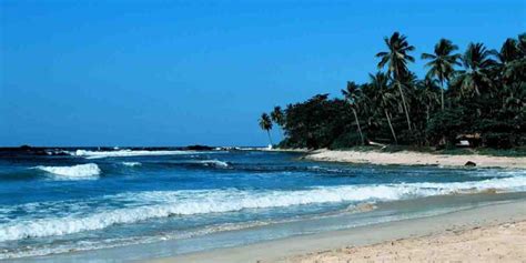 Pantai Anyer Serang Daya Tarik Aktivitas Liburan Lokasi And Harga Tiket Pesisir