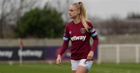Lehmann joined west ham in the summer last year while bachmann, 28, is in her third lehmann — known for her trademark false eyelashes — has stressed the importance of rejecting the stereotype of. Alisha Lehmann rinnova con il West Ham United - L Football