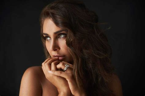 Lisa Ray Nude Pictures Present Her Wild Side Allure