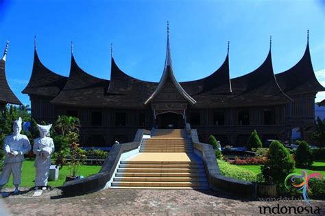 Kirimkan ini lewat email blogthis! Wisata Sejarah ke Padang Yuk! Tiket Pesawatnya Mulai Rp 370.800 Nih! » Tiket2 Indonesia
