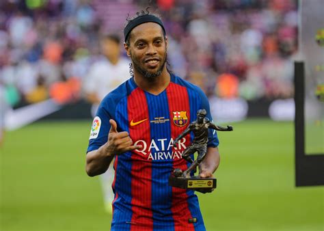 Fc Barcelona Legend Ronaldinho Retires From Football