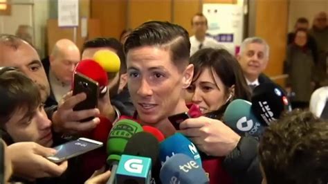 Former liverpool and chelsea forward fernando torres was knocked out. VIDEO - Fernando Torres discharged from hospital after head injury - Video Eurosport