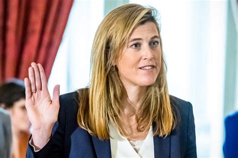 Annelies verlinden is een van de grote onbekenden van de nieuwe regering. Minister Annelies Verlinden in eerste interview ...