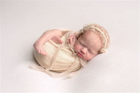 Round Rock Newborn Photographer - amyodom.com | Newborn photographer, Newborn studio, Newborn