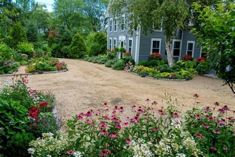 Are you planning a garden design with clay? 26 Decorative Ideas of Landscaping with Gravel | Home Design Lover