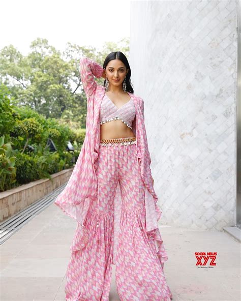 Actress Kiara Advani Stunning Pretty In Pink Stills Social News Xyz