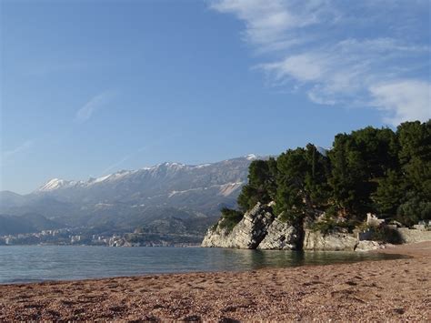 Con la aplicación guía montenegro, ya no va a surgir estas preguntas! Montenegro-Sveti-Stefan-Playa - Coordenadas de destino