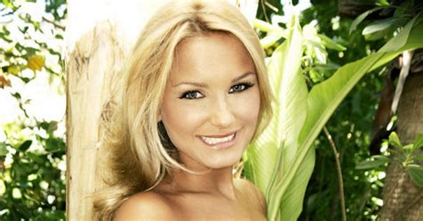 Sam Faiers Bares All In Naked Jungle Photo Shoot Daily Star