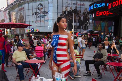 Body Paint Models Nyc Body Paint Models In Times Square P Flickr