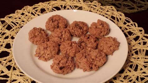I originally published this oatmeal raisin cookie recipe back in 2017 and they've been a huge reader favorite! Quaker Oatmeal Cookies Recipe - Genius Kitchen
