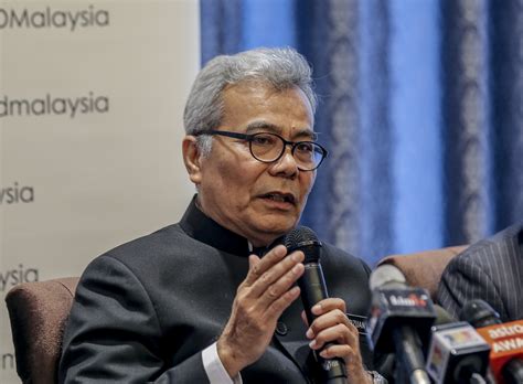 Yb datuk seri mohd redzuan was born in masjid tanah, melaka. MaGIC aims to shape an Entrepreneurial Nation with E ...