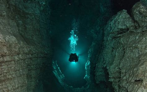 Cueva Submarina En Rusia Fotografias De Viktor Lyagushkin Imágenes